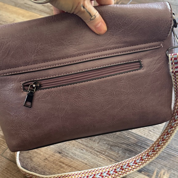 Sam & Hadley Elegant lavender Mauve Leather Shoulder Bag - Picture 5 of 7